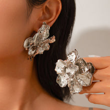 Load image into Gallery viewer, Personalized pleated three-dimensional floral earrings with exaggerated metallic feel and geometric earrings