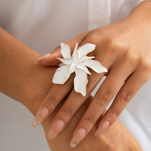 Load image into Gallery viewer, Personalized drip oil five petal flower three-dimensional ring with exaggerated metallic feel, starfish pearl ring